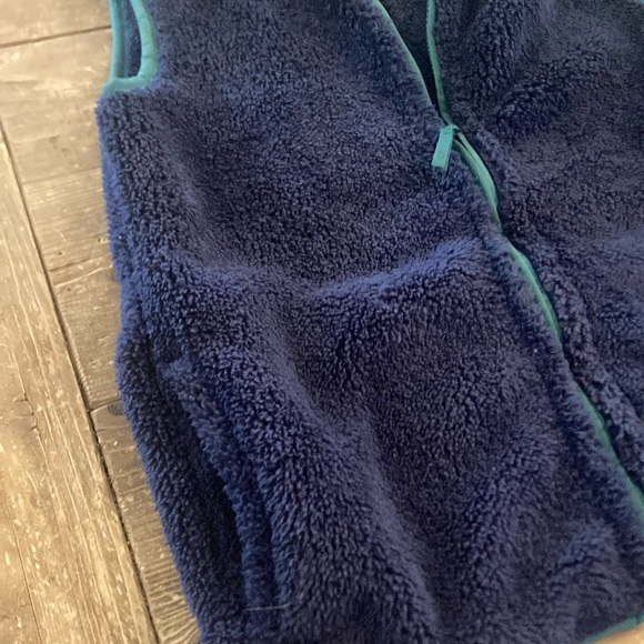 Navy Blue Fleece Vest with Teal Trim NWT size medium Vineyard Vines - Picture 5 of 5